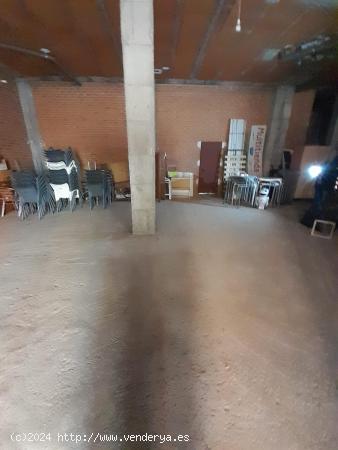 Se vende local comercial en Avd de la Constitución de Aldea Moret - CACERES