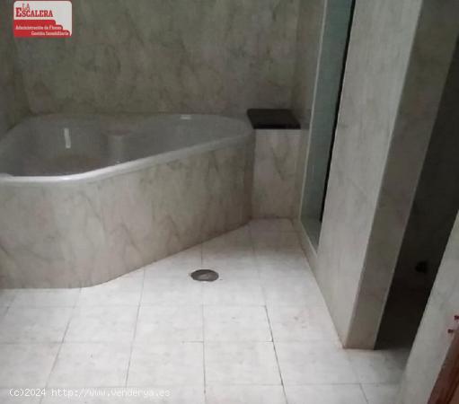 Magnifico piso de 289m2 con terraza de 25m2 - ALICANTE