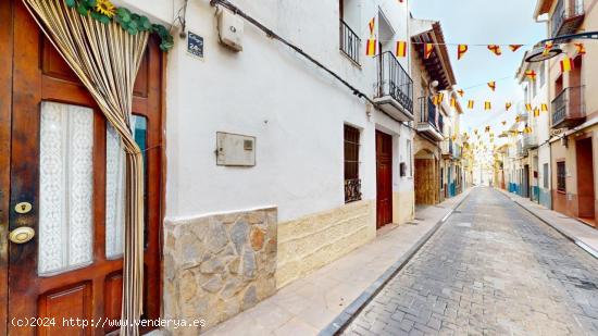 Adosado en Callosa d'En Sarria - ALICANTE