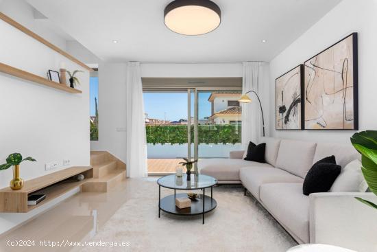 Descubra el Encanto de Villa Agata: Elegancia y Confort a Pasos del Mar - MURCIA