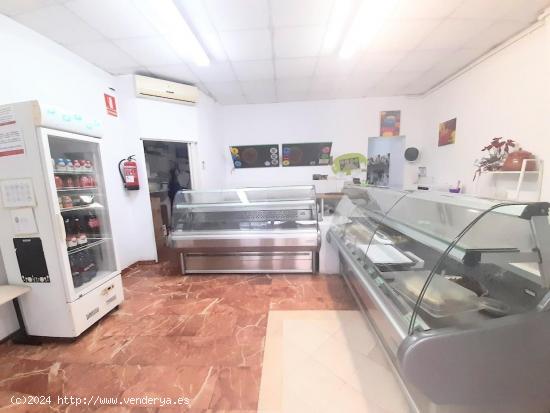 SE VENDE LOCAL COMERCIAL JUNTO A PLAZA DE PATRAIX - VALENCIA