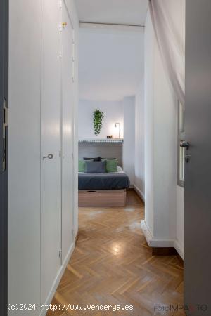 ¡Habitaciones en alquiler en un piso de 7 habitaciones en Madrid! - MADRID