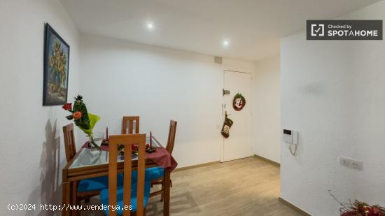 Se alquilan habitaciones en un apartamento de 3 dormitorios en Les Corts - BARCELONA