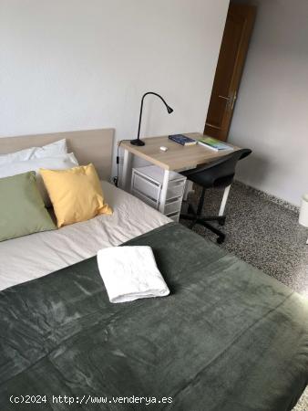  Habitación en piso compartido en Burjassot - VALENCIA 