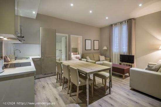 Elegante apartamento de 3 dormitorios con aire acondicionado en alquiler en Barri Gòtic, cerca de L