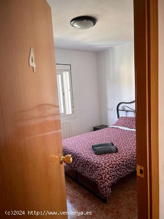 Habitaciones para alquilar en apartamento de 4 dormitorios en Barcelona - BARCELONA