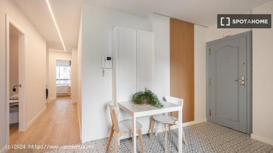 Habitación en piso compartido en barcelona. - BARCELONA