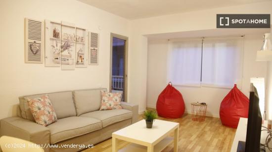 Habitación en piso compartido en Montcada - VALENCIA