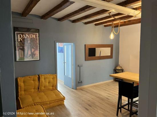 Apartamento entero de 2 dormitorios en Barcelona. - BARCELONA