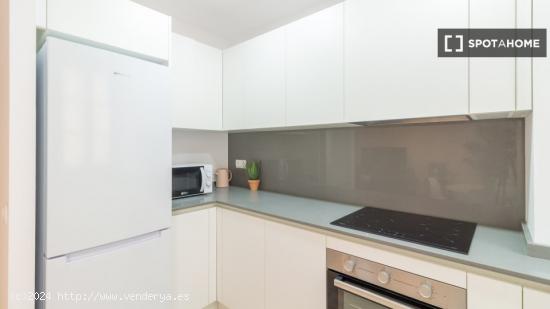 Apartamento entero de 2 dormitorios en Barcelona. - BARCELONA