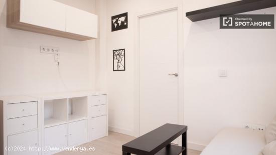 Piso en alquiler de 1 dormitorio en Cuatro Caminos - MADRID