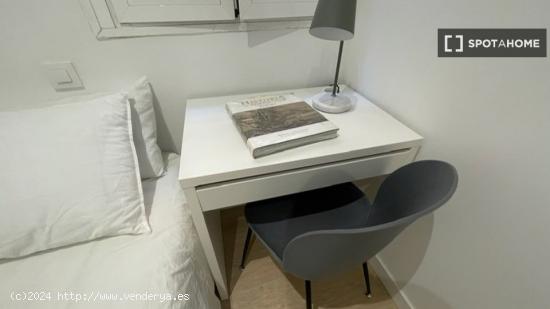 Se alquila habitación en un Coliving en Tetuán - MADRID