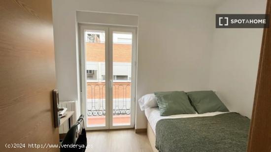 Se alquila habitación en un Coliving en Vallecas - MADRID