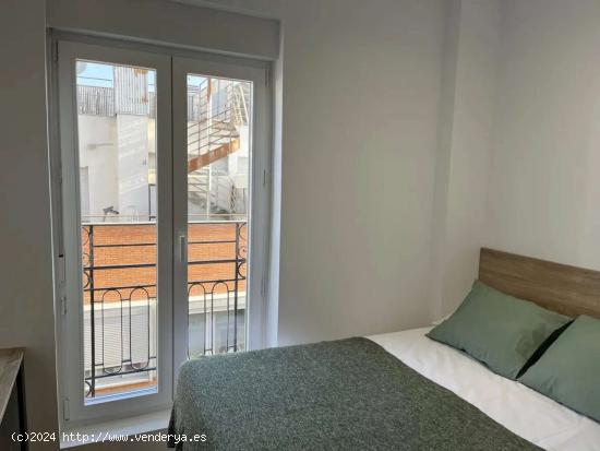 Se alquila habitación en un Coliving en Vallecas - MADRID