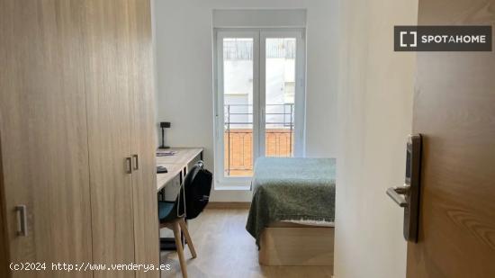 Se alquila habitación en un Coliving en Vallecas - MADRID