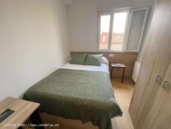 Se alquila habitación en un Coliving en Vallecas - MADRID