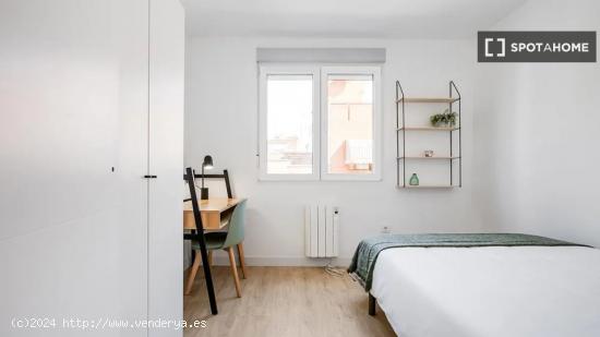 Se alquila habitación en un Coliving en Puerta Del Ángel - MADRID