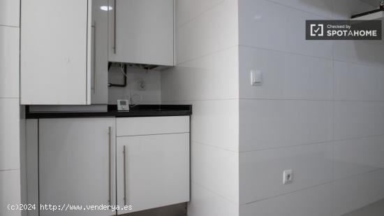 Apartamento de 2 dormitorios en alquiler en Madrid - MADRID