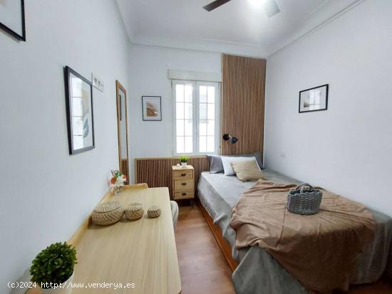 Alquiler de habitaciones en apartamento de 5 dormitorios en Delicias, Madrid - MADRID