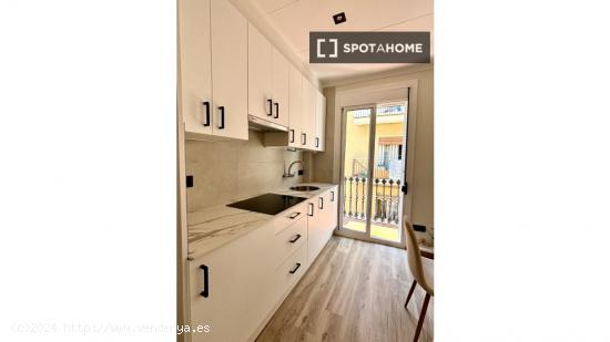 Apartamento entero de 2 dormitorios en Barcelona. - BARCELONA