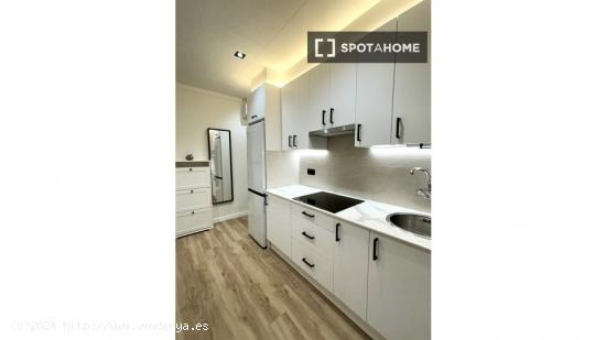 Apartamento entero de 2 dormitorios en Barcelona. - BARCELONA