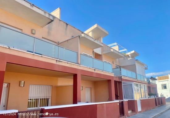 BUNGALOW EN BENFERRI DE PLANTA ALTA (TERRAZA DE 70M2), PISCINA COMUNITARIA Y  GARAJE. ¡VISITELO YA!