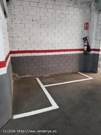 2 Plazas de Parking de moto en Calle Torre D'En Damians 38 - BARCELONA