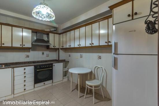 Amplio apartamento en Eduardo Pondal - PONTEVEDRA