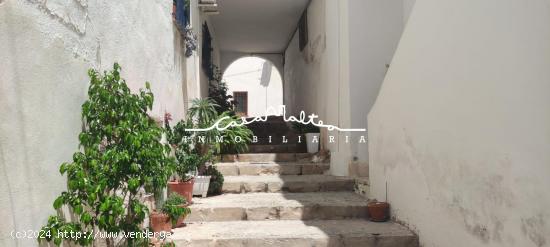 Casa en casco antiguo de Altea con terraza y vistas panorámicas. - ALICANTE