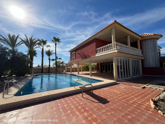 Exclusiva Villa en Torrevieja - TORRETA FLORIDA - ALICANTE