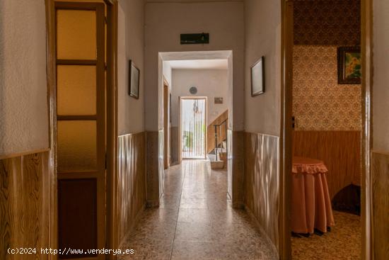 Casa en esquina en el centro de La Zubia - GRANADA