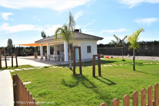 Villa de Lujo situada entre Puerto Lumbreras y El Esparragal - MURCIA