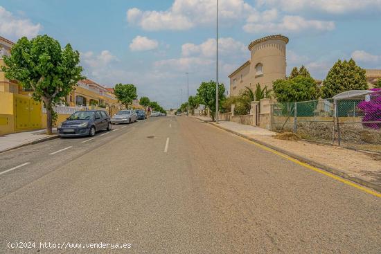 CASA ADOSADA EN VENTA PILAR DE LA HORADADA - ALICANTE