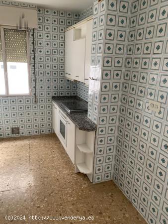 REF: C022 GRUPO INMOTEKA INMOBILIARIA VENDE PISO ZONA CENTRO/LA PAJARITA - ALBACETE