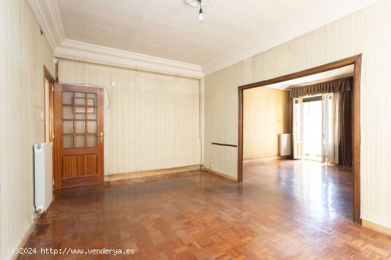 (Ref.519346) Vivienda para reformar en Fernández de la Hoz - Madrid