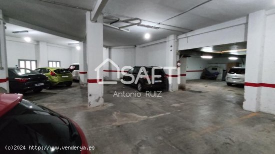  Gran local de 285  m² cerca de la  Avda. de la Libertad. SIN COMISIÓN DE COMPRA. 