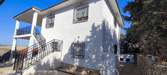 Casa/Chalet con piscina y parcela a 40 minutos de Madrid