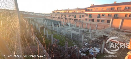 EDIFICIO EN CONSTRUCCIÓN EN RECAS