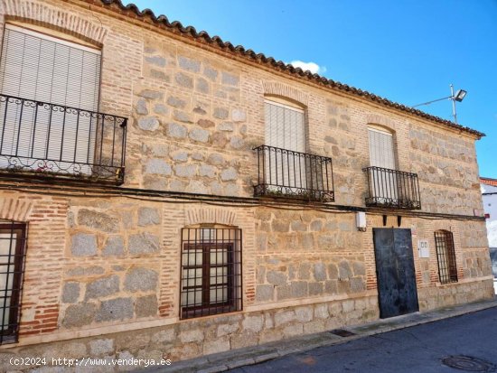 CASA DE PUEBLO EN MAZARAMBROZ