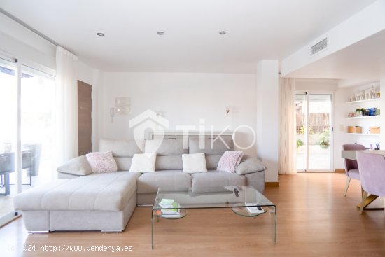 Chalet de 240 m² en Calle Vázquez Montalbán, 30880, en Águilas, provincia de Murcia.