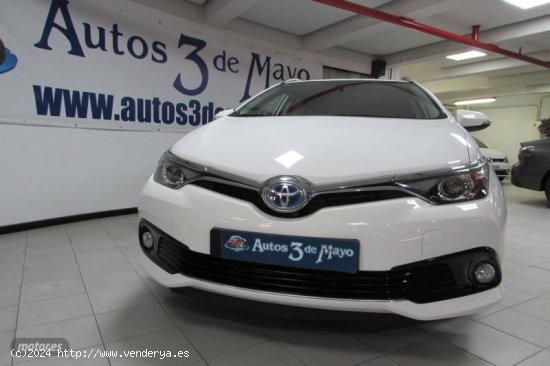 Toyota Auris hibrido Active Touring Sports de 2019 con 45.700 Km por 16.990 EUR. en Tenerife