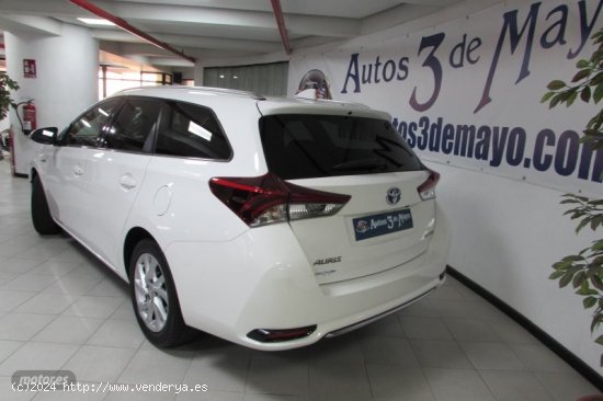 Toyota Auris hibrido Active Touring Sports de 2019 con 45.700 Km por 16.990 EUR. en Tenerife