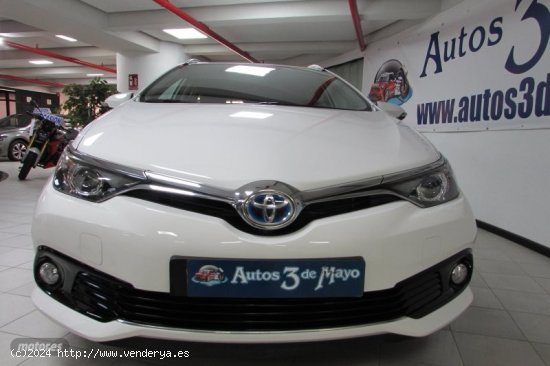 Toyota Auris hibrido Active Touring Sports de 2019 con 45.700 Km por 16.990 EUR. en Tenerife