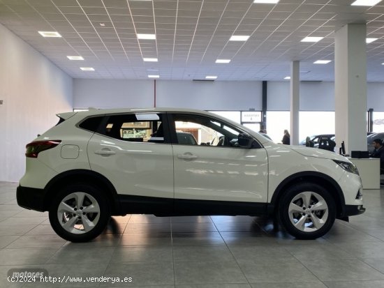 Nissan Qashqai DIG-T 103kW Acenta de 2019 con 37.000 Km por 19.300 EUR. en Malaga