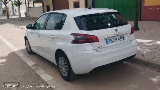 Peugeot 308 BUSSSINES 100CV de 2018 por 10.700 EUR. en Albacete