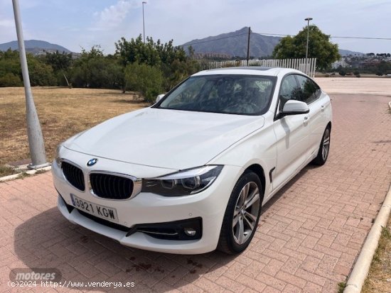  BMW Serie 3 318d Auto. de 2017 con 230.000 Km por 19.990 EUR. en Malaga 