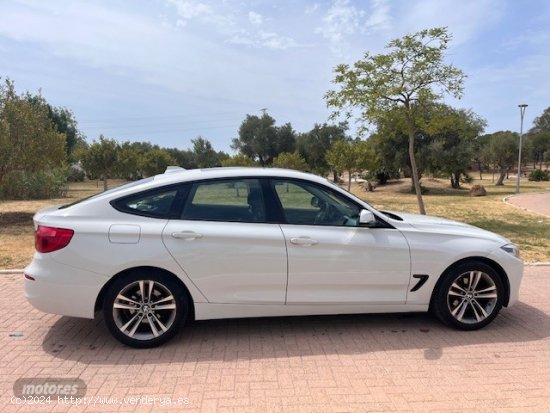 BMW Serie 3 318d Auto. de 2017 con 230.000 Km por 19.990 EUR. en Malaga