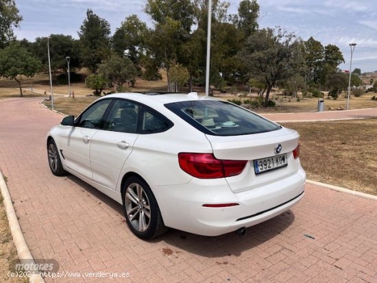 BMW Serie 3 318d Auto. de 2017 con 230.000 Km por 19.990 EUR. en Malaga