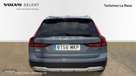 Volvo V 90 FAMILIAR 2.0 B4 D ULTIMATE 4WD AUTO 197CV 5P de 2023 con 16.200 Km por 59.600 EUR. en Sev