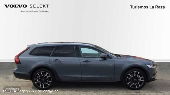 Volvo V 90 FAMILIAR 2.0 B4 D ULTIMATE 4WD AUTO 197CV 5P de 2023 con 16.200 Km por 59.600 EUR. en Sev